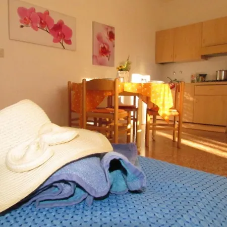 Appartement One Bedroom By The